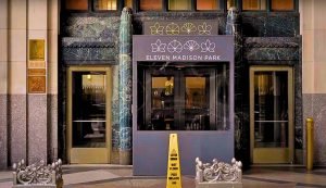 Read more about the article Eleven Madison Park waiters