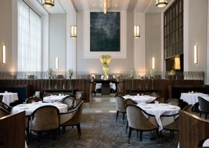 Read more about the article Eleven Madison Park waiters